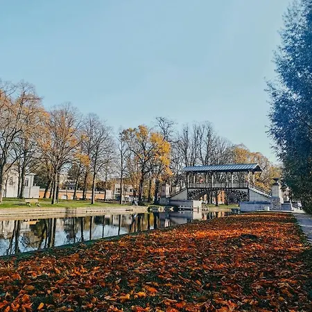 La Centre Apartment *